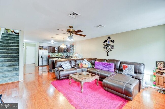 Foto del edificio - 1140 Oakcroft Ln