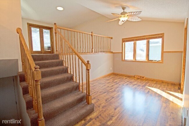 Building Photo - 3 br, 2 bath House - 14 Clover Ct