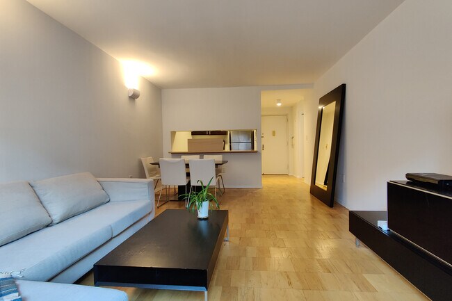 Foto del edificio - 300 Rector Pl