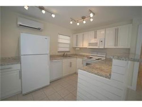 Foto principal - 1009 NE 17th Ct