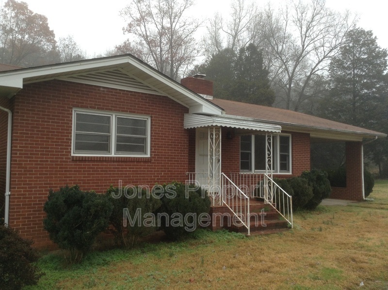 Primary Photo - 5540 Woodleaf Rd
