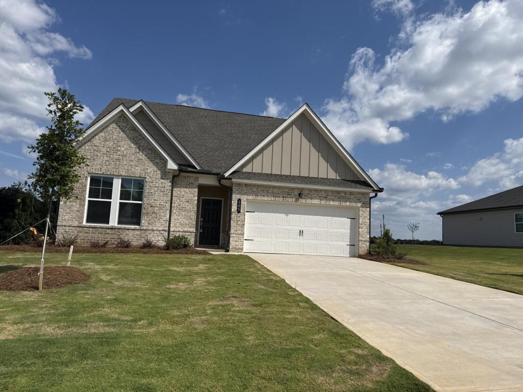 Primary Photo - 205 Overton Dr
