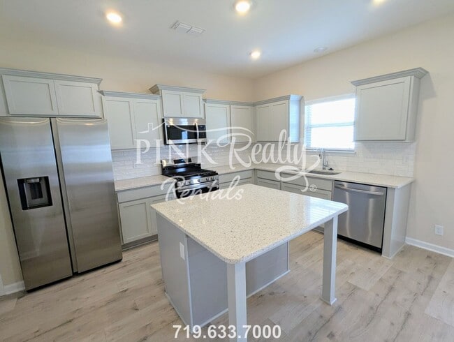 Foto del edificio - 4014 Colleton Ln