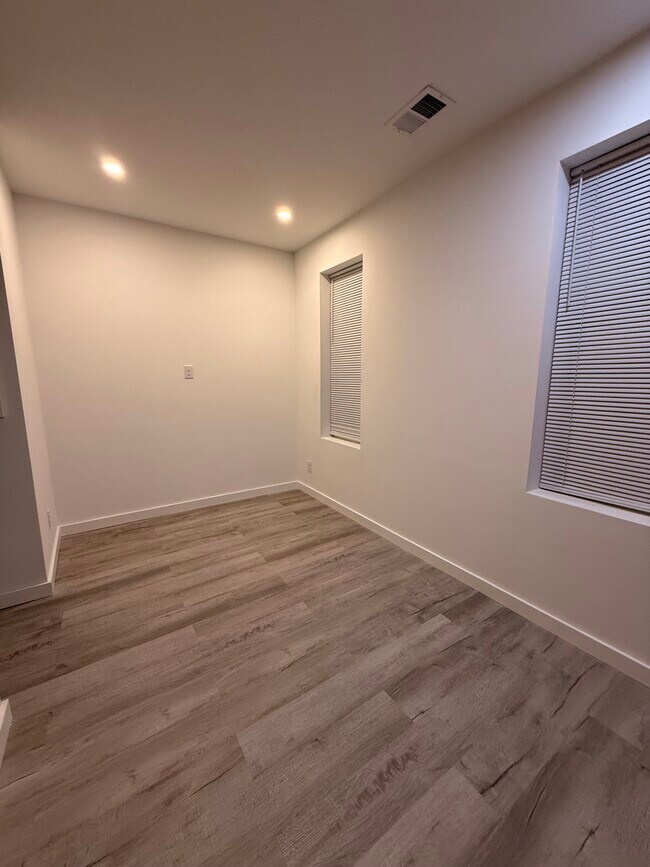 Foto del edificio - 3340 Potter St