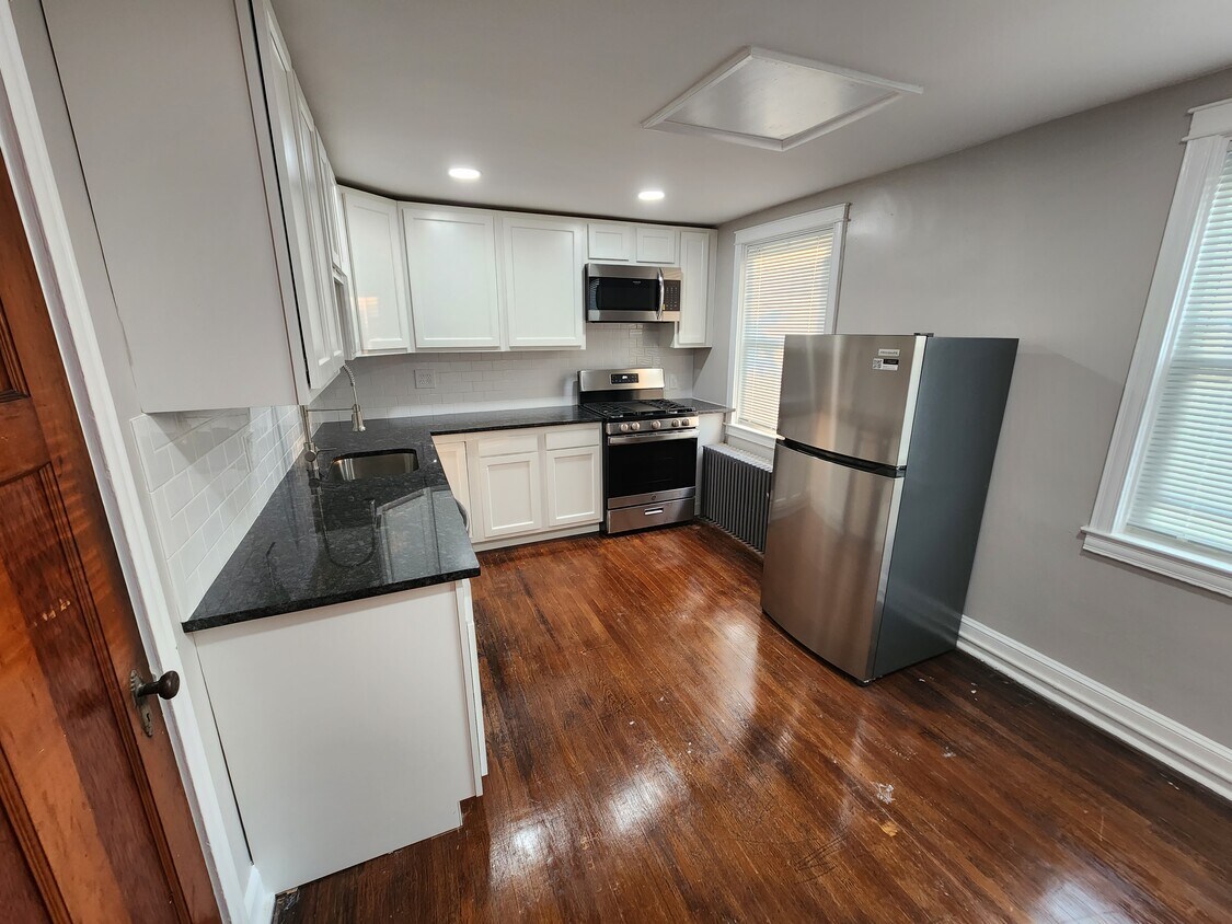 301 Folcroft St Unit 2, Baltimore, MD 21224 Apartments in Baltimore