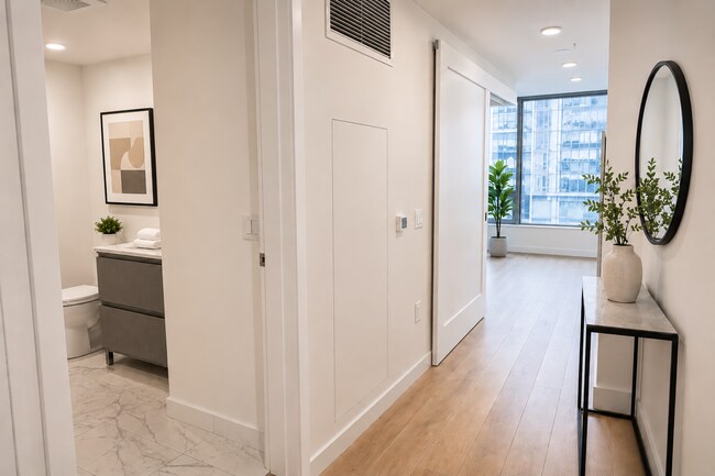 Building Photo - 1bd/1ba Seattle Condo