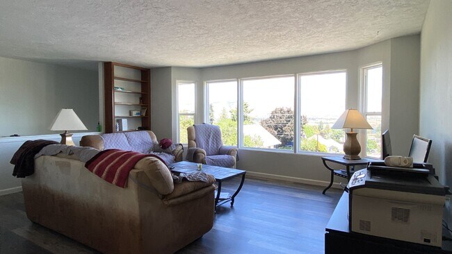 Foto del edificio - Fully Furnished in The Dalles