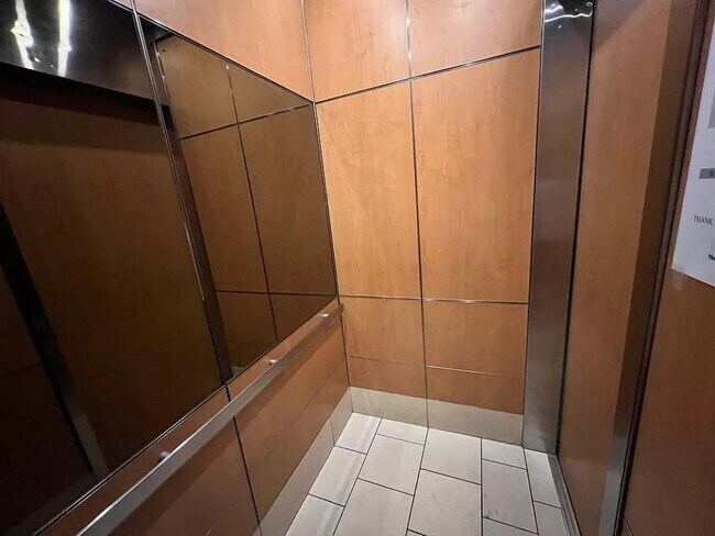 Foto del edificio - 301 E 63rd St