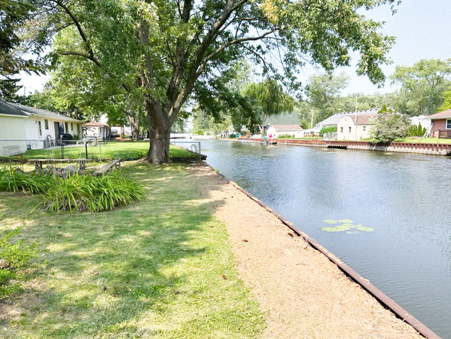 Foto del edificio - 35381 Dern Dr