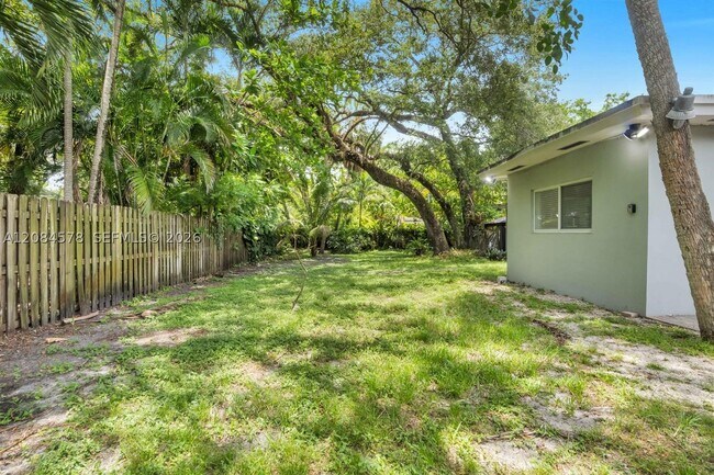 Foto del edificio - 1548 SW 23rd St