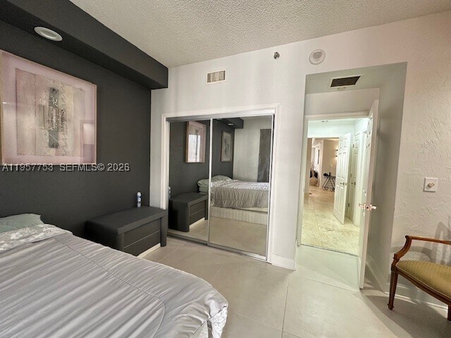 Foto del edificio - 3900 Island B-303 Is