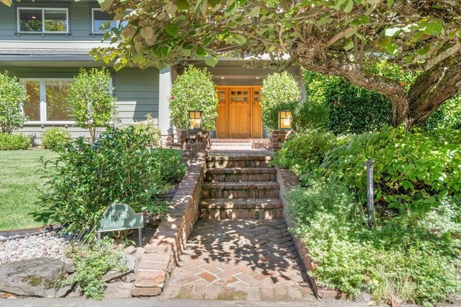 Building Photo - 13745 Cameo Ct