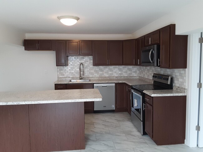 Building Photo - 3 Hudson Bluff Cir