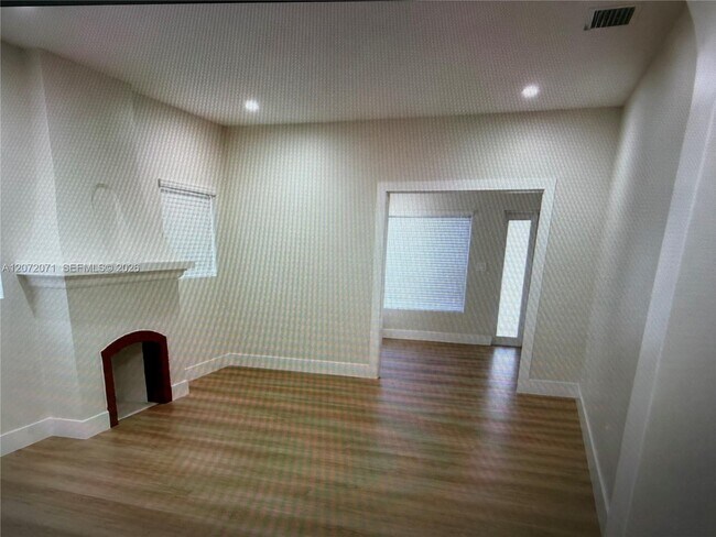 Foto del edificio - 3648 SW 25th Ter