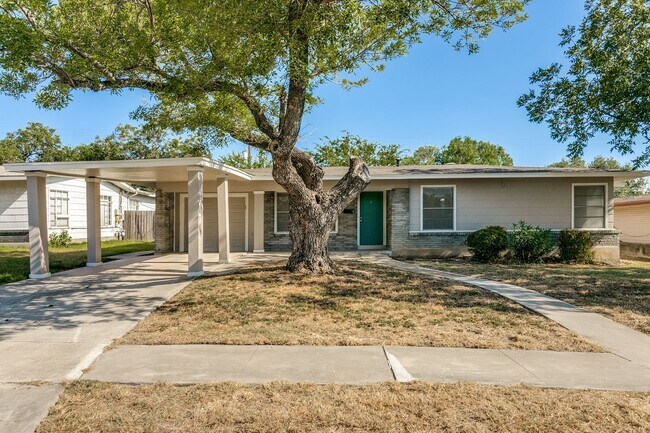 Foto del edificio - RENOVATED 3-BEDROOM HOME IN RIDGEVIEW