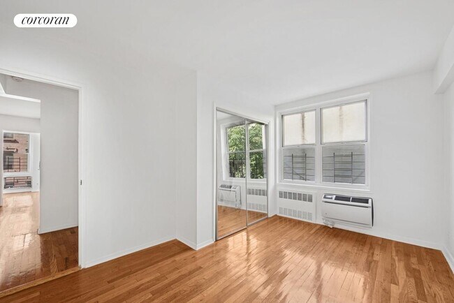 Foto del edificio - 401 W 56th St