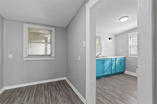Building Photo - 2821 Gladstone Dr
