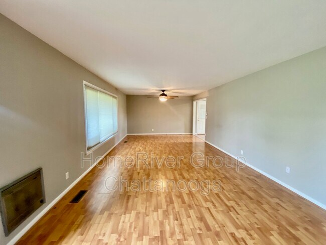 Building Photo - 1517 Jenkins Rd