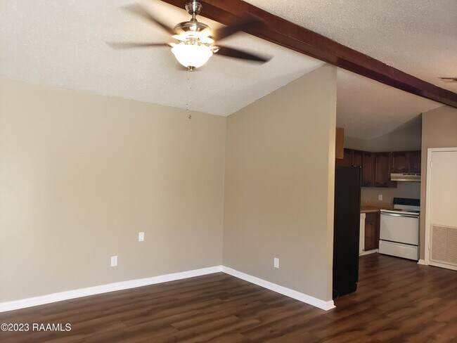 Building Photo - 214 Briarcliff Dr