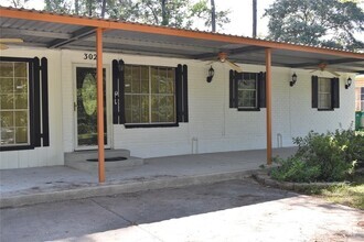 Building Photo - 302 Arrowhead Dr