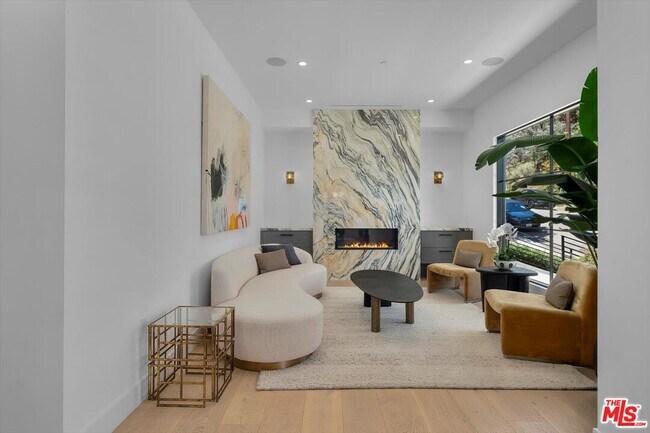 Foto del edificio - 1319 Marinette Rd