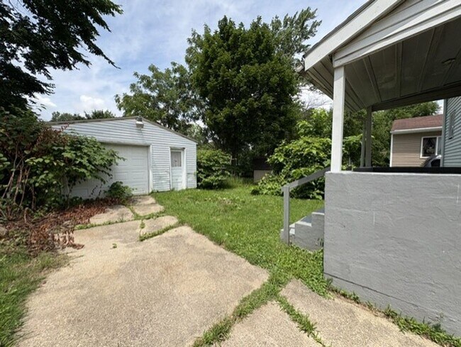 Building Photo - Updated 2-Bedroom Akron Home with Large Detached Garage