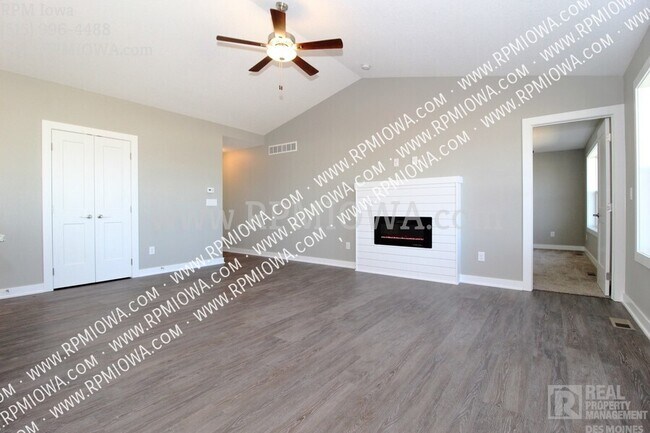 Building Photo - 1821 Southbridge Dr