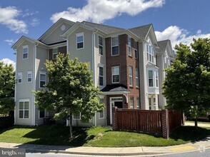 Building Photo - 117 Leather Fern Way