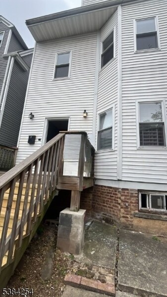 Building Photo - 171 Seymour Ave