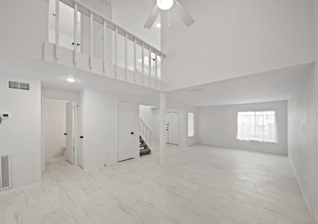 Foto del edificio - 11650 Village Pl Dr