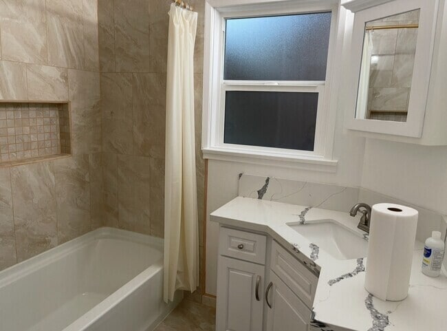 Foto del edificio - 9517 Kauffman Ave