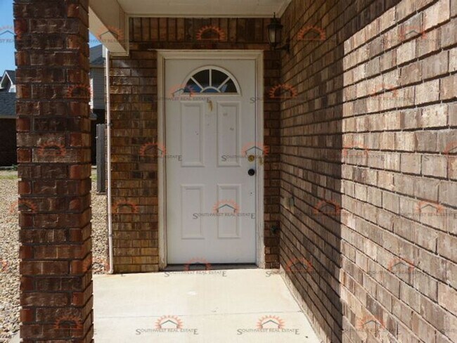 Building Photo - Coming Soon!! Spacious 2 bedroom 2.5 bath ...