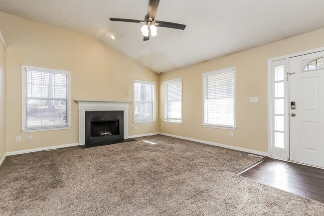 Foto del edificio - 153 Country Mill Ln