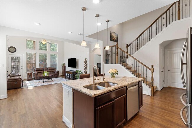 Building Photo - 4421 Casa Robles Dr