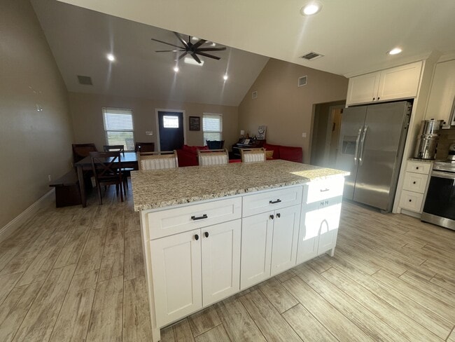 Building Photo - 2750 Cabaniss Ln