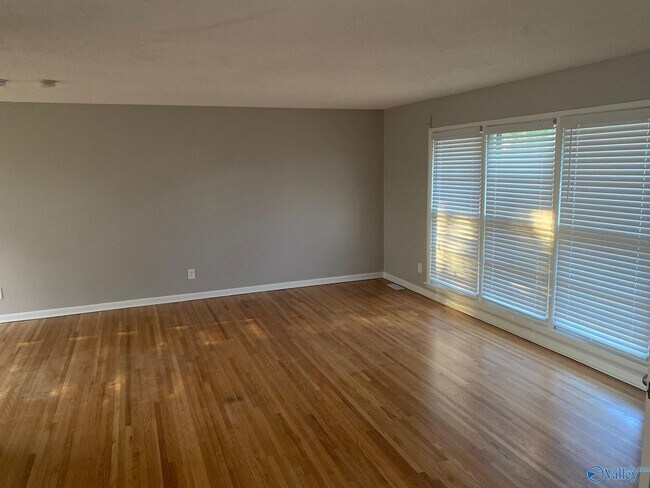 Foto del edificio - 4411 McClain Ln NW