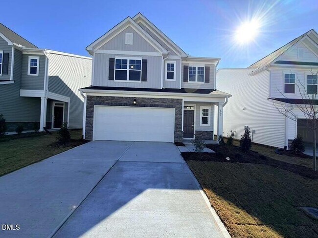 Building Photo - 2007 English Saddle Ln