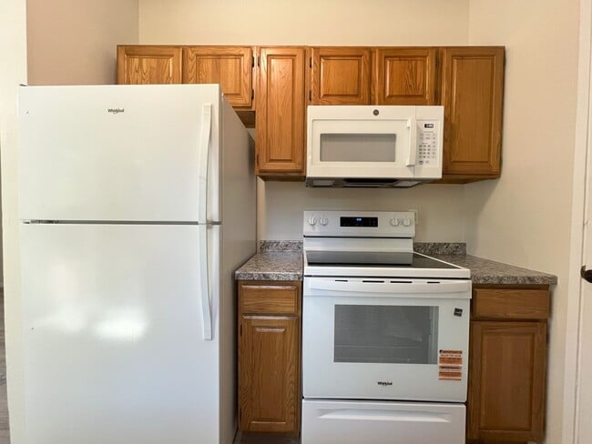 Building Photo - Charming 3-Bedroom Home with Vaulted Ceili...