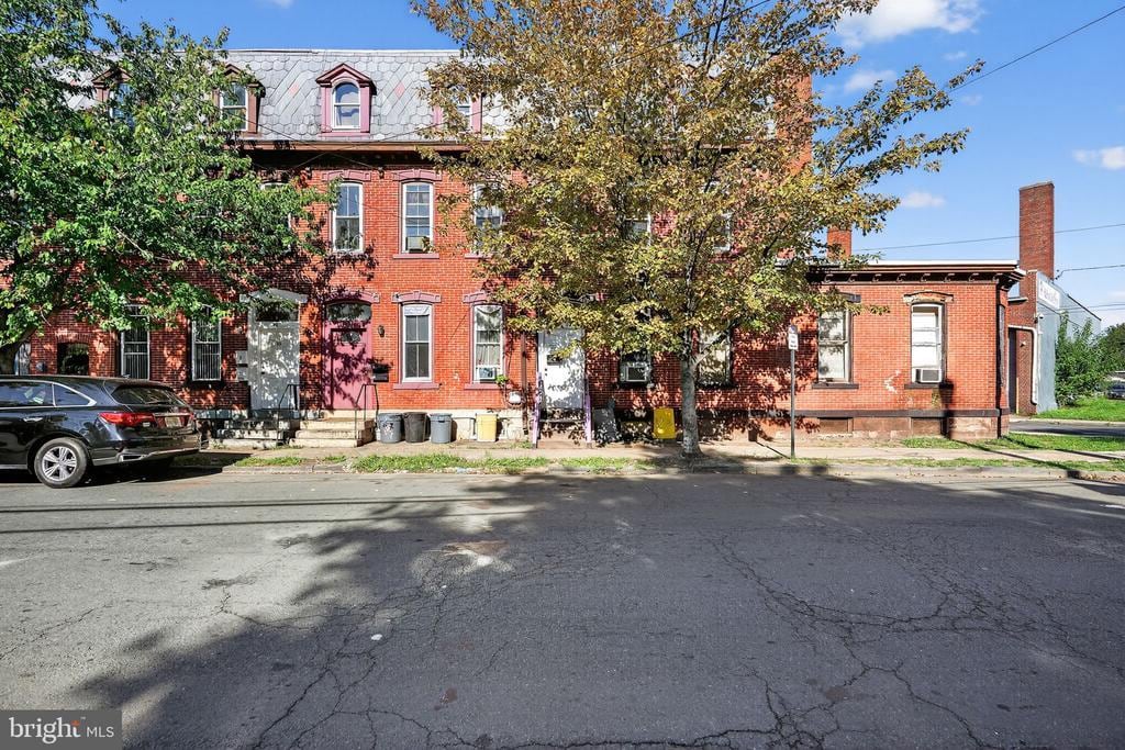 Primary Photo - 59 Southard St