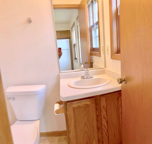 Foto del edificio - 205 Applewood Ln