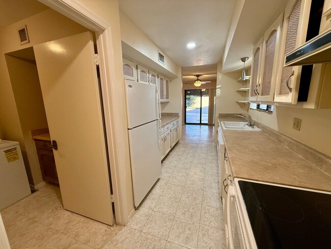 Building Photo - Rancho Del Oro Condo