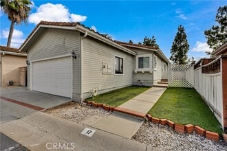 Building Photo - 14955 Avenida Venusto
