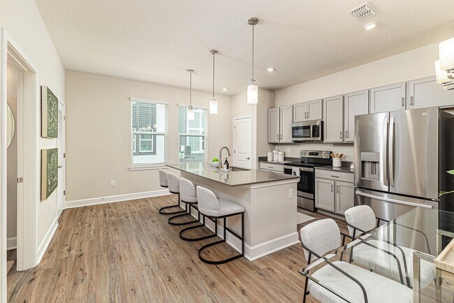 Building Photo - Monterey Townhomes