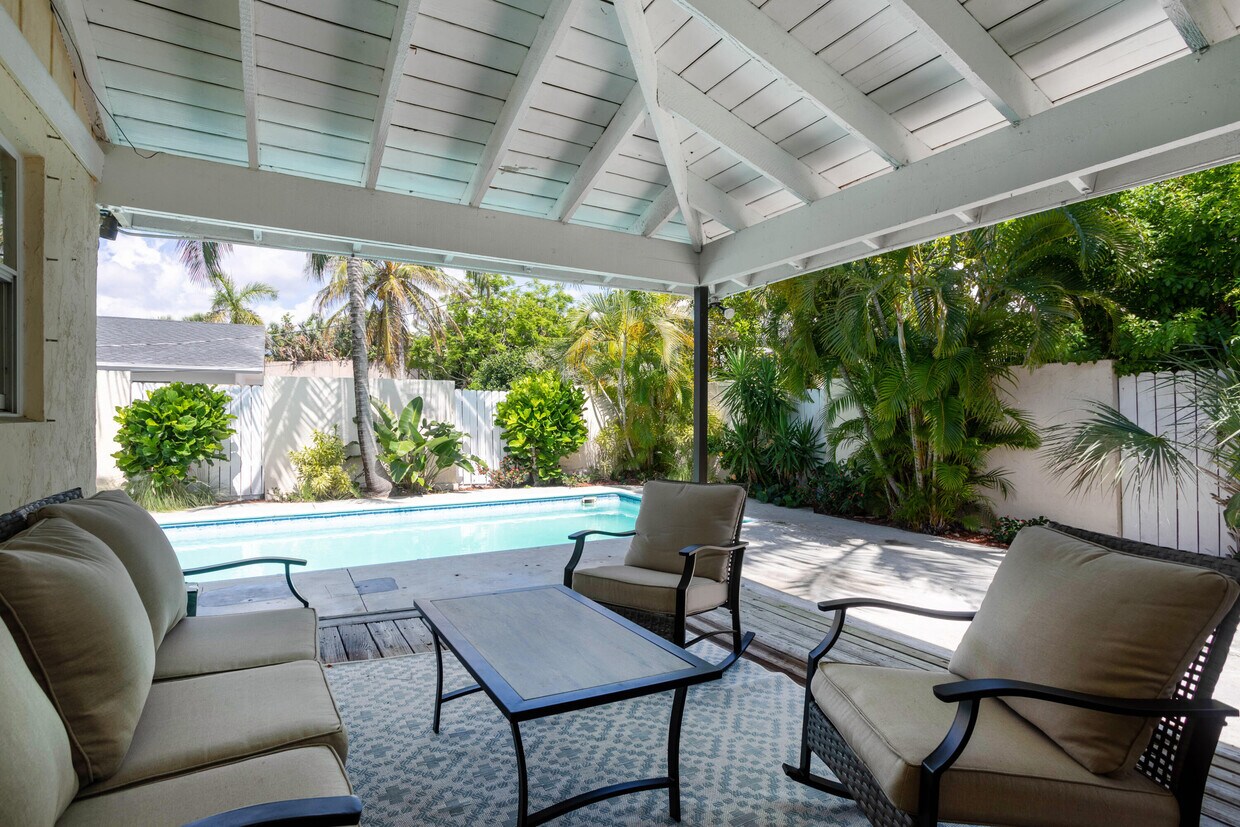 711 SW 24th Ave, Boynton Beach, FL 33435 House for Rent in Boynton