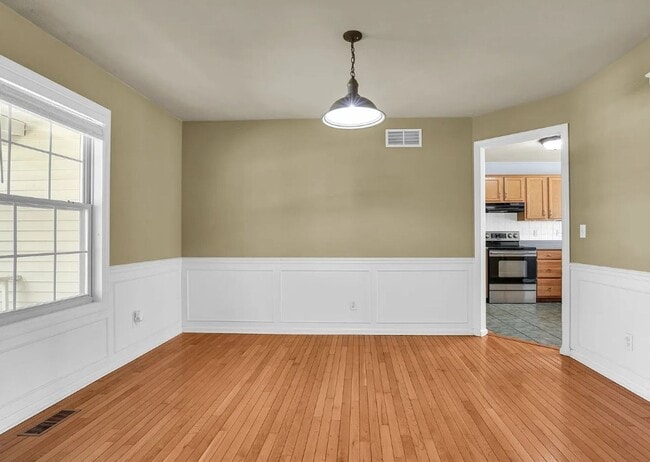 Building Photo - 709 Indigo Dr
