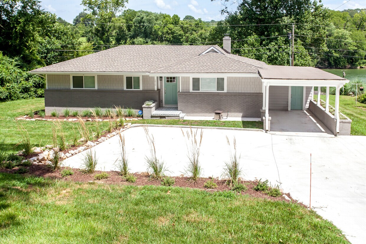Foto principal - 1518 Cliffside Ln