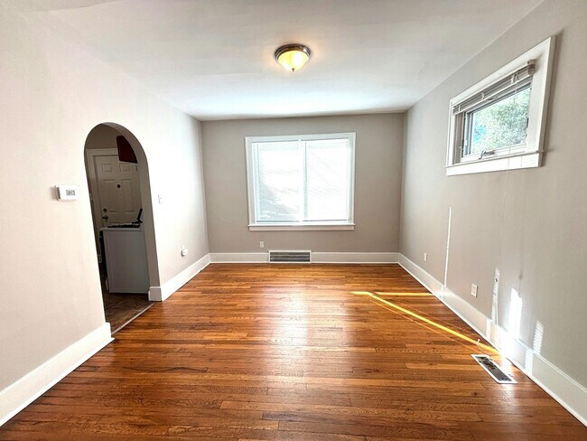 Foto del edificio - 536 E Jarvis Ave