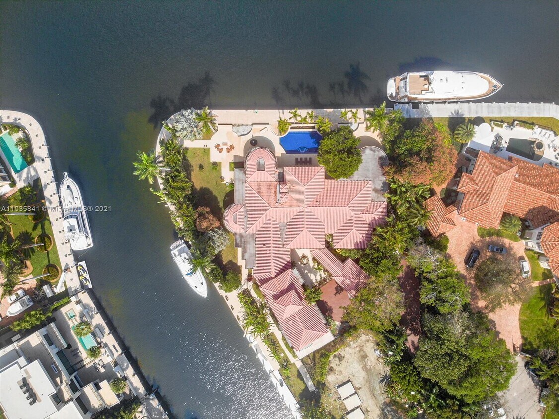 Fort Lauderdale, 
                        , –