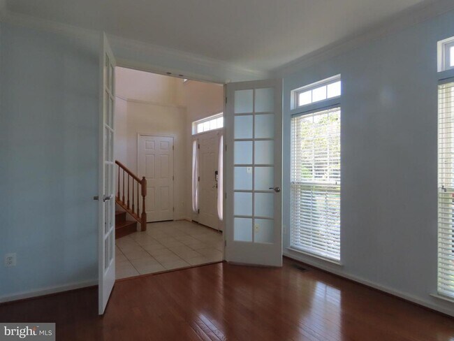Building Photo - 330 Tannery Dr