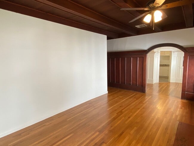 Foto del edificio - Charming & Bright 3 Bedroom 1 Bathroom Home Walking Distance to SJSU